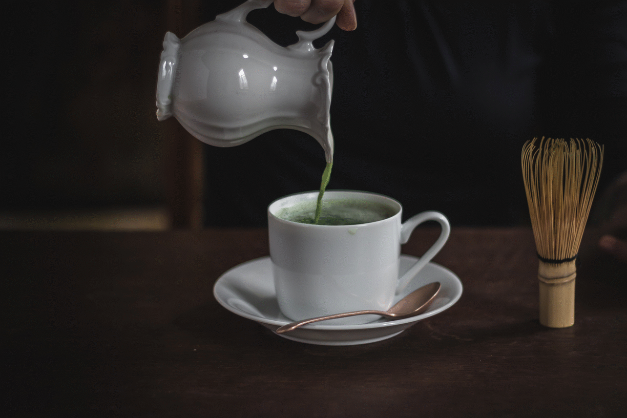 melanie-boehme-instagram-collab-espressowarehouse-matcha-latte-making
